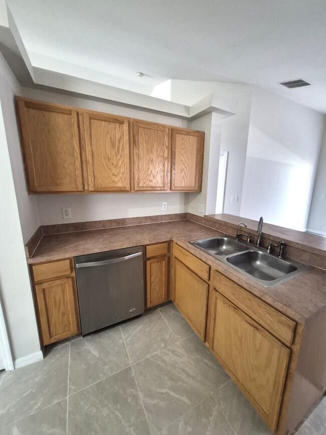 Building Photo - 2747 Eagle Canyon Dr S