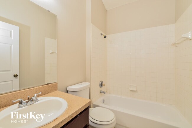 Building Photo - 7456 Little Pond Ct