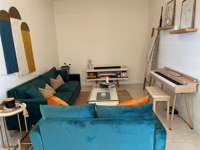 Building Photo - 8175 NW 104th Ave