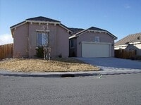 Building Photo - Beautiful Home located in Autumn Winds, Fe...