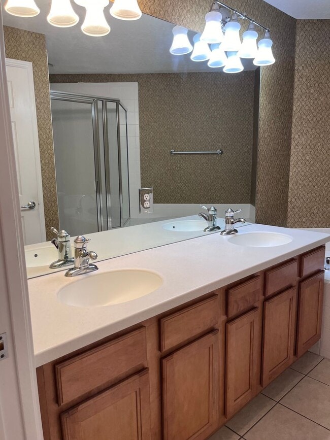 Building Photo - Welcome to the pinnacle of modern living – a dazzling 2-bedroom, 2-bathroom + Den sanctuary for r...