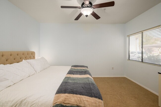 Building Photo - 9455 E Raintree Dr