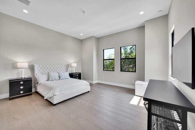 Building Photo - 9081 Chauvet Wy