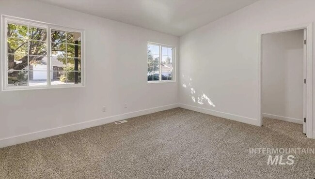 Building Photo - 230 War Eagle Dr