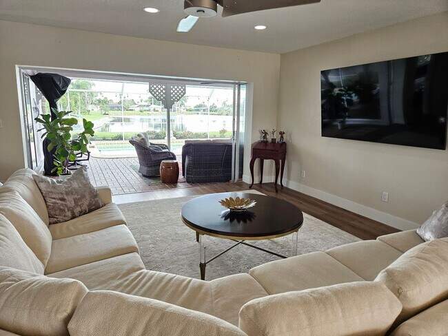 Building Photo - Annual Rental or 6+ month option - FURNISHED HEATED POOL HOME. Gorgeous 3 Bedroom, 3 Bath, 2 Car ...