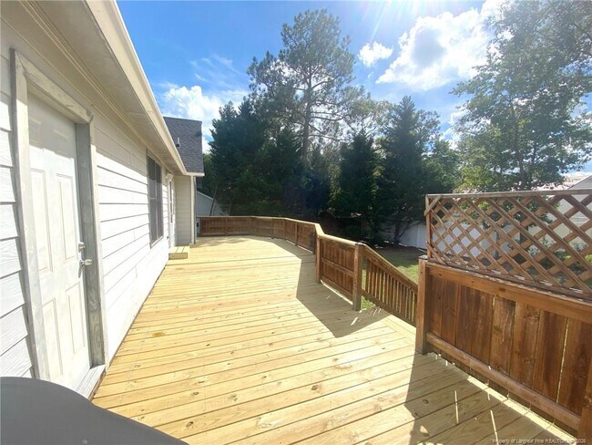 Building Photo - 5715 Walkabout Rd