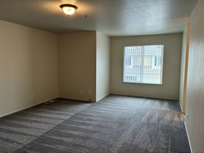 Building Photo - 2901 Snyder Ave