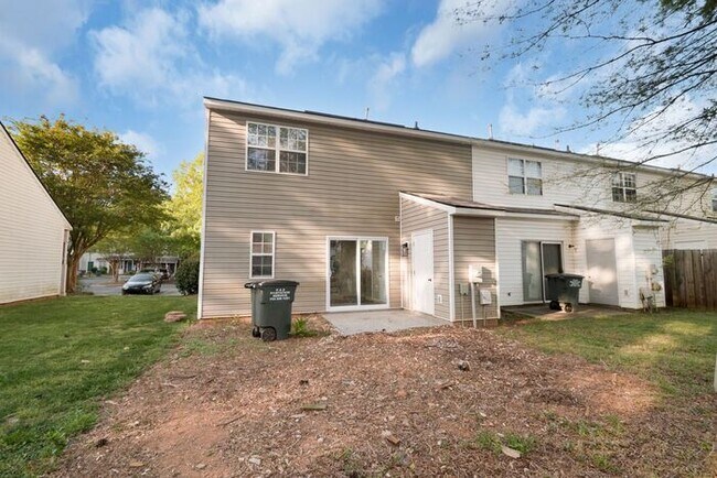Building Photo - Hidden Gem in East Charlotte - 3 Bedrooms, Prime Location
