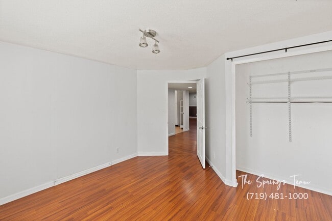 Building Photo - CHARMING 5BD/3BA NEAR FT CARSON - Deposit Waiver Available