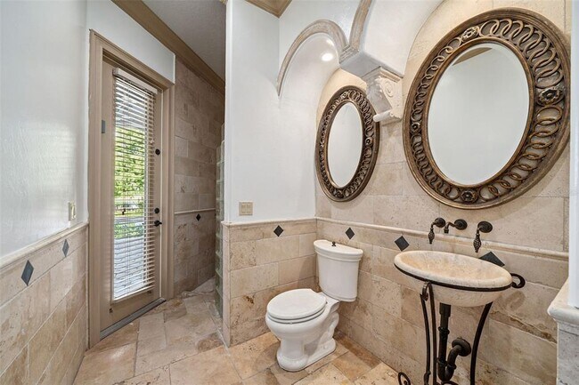 Building Photo - 8402 Lake Burden Cir