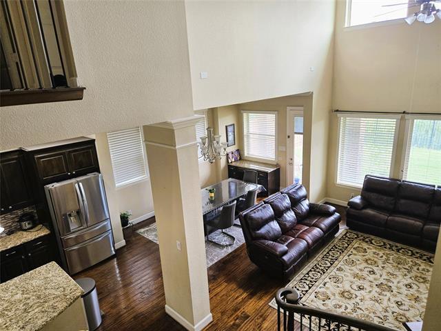 Building Photo - 941 Saratoga Way