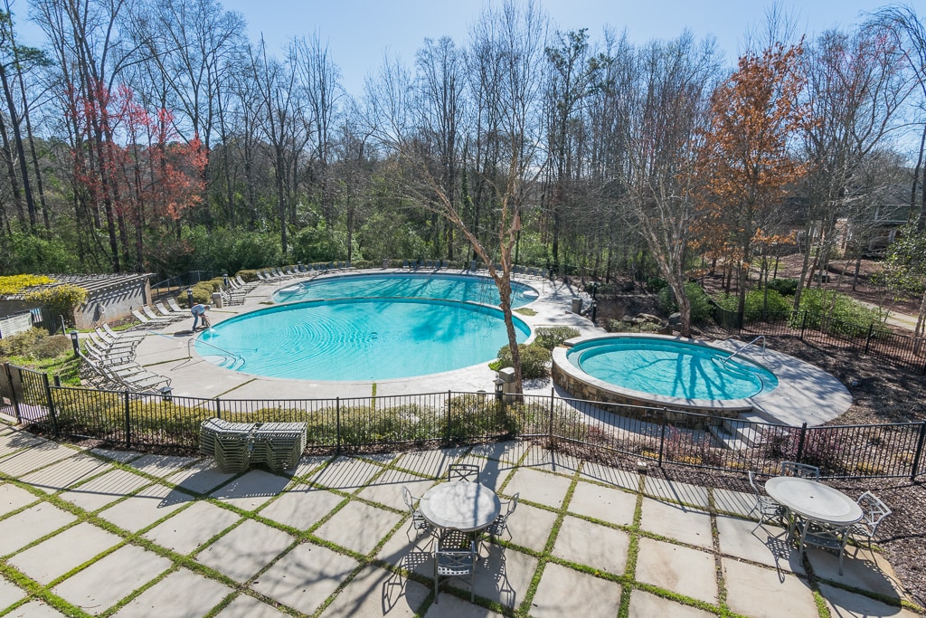 Building Photo - 490 Barnett Shoals Rd