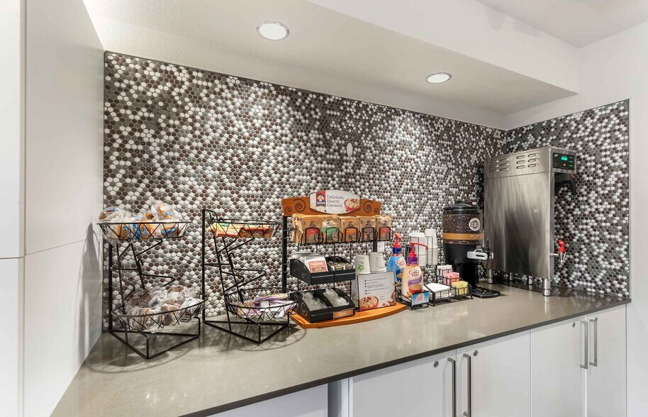 Building Photo - Furnished Studio-Denver - Centennial