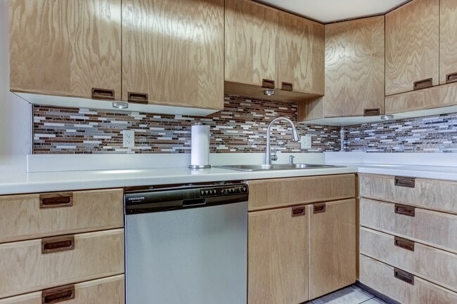 Building Photo - Old Town Scottsdale Condo with a View! Furnished