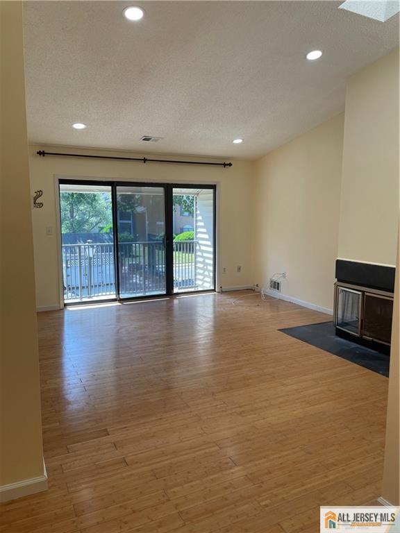 Building Photo - 53 Taylor Dr