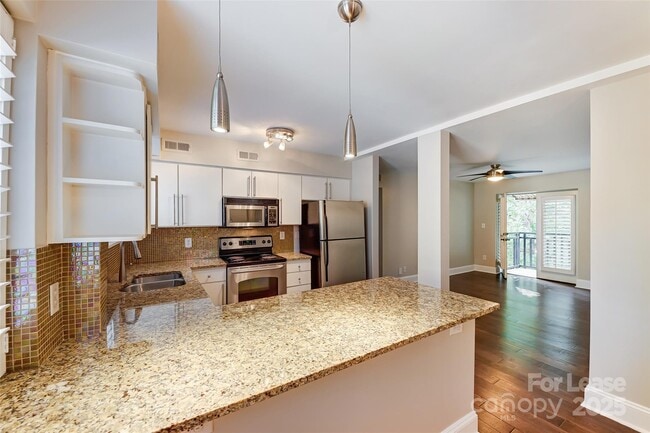 Building Photo - 227 N Dotger Ave