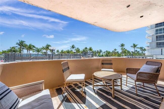 Building Photo - 10175 Collins Ave