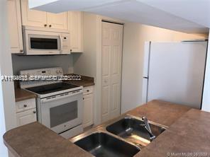 Building Photo - 17125 N Bay Rd