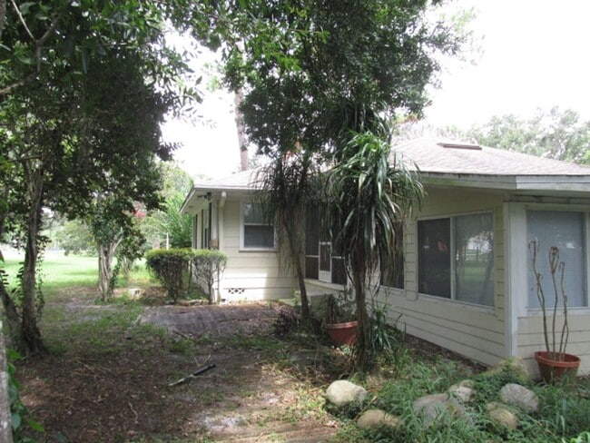 Building Photo - 5500 Lake Lizzie Dr