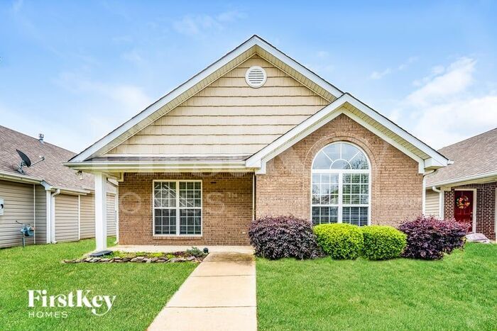 Primary Photo - 138 Village Dr