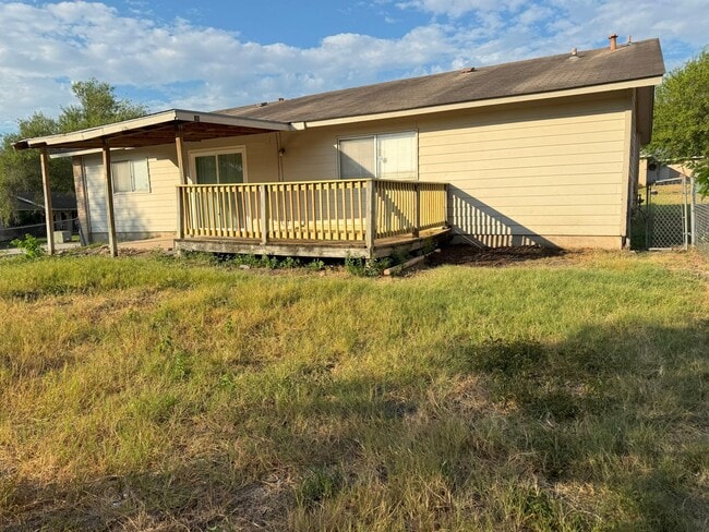 Building Photo - 104 Meadow Hill