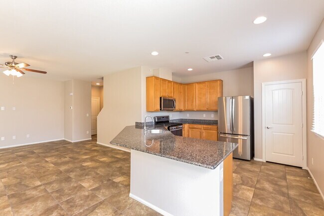 Building Photo - 892 Harbor Ave