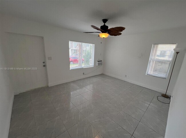 Building Photo - 1935 SW 2nd St