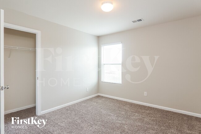 Building Photo - 134 Rosegate Dr