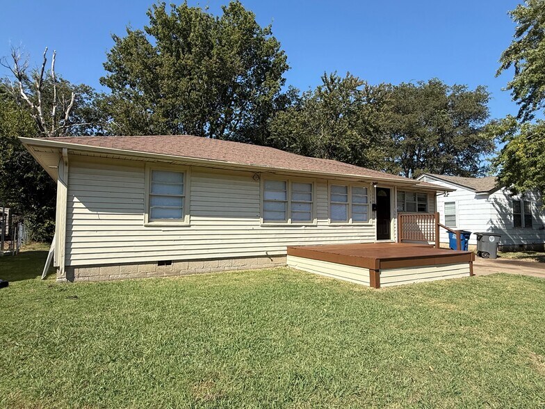 Primary Photo - 1116 N Braden Ave