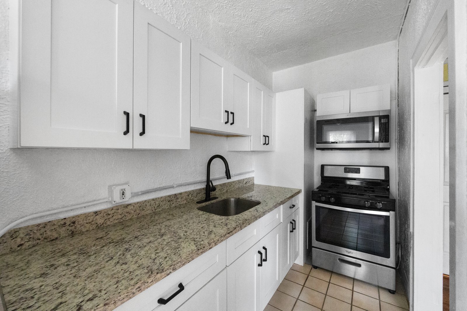 Building Photo - 323 N Westland Ave