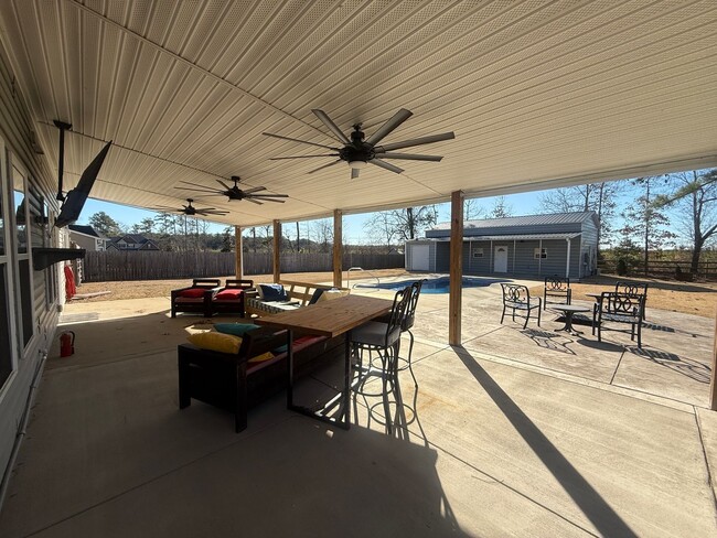 Building Photo - Amazing home with custom touches and in-ground pool