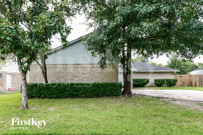 Building Photo - 22219 Oakhill Gate Dr