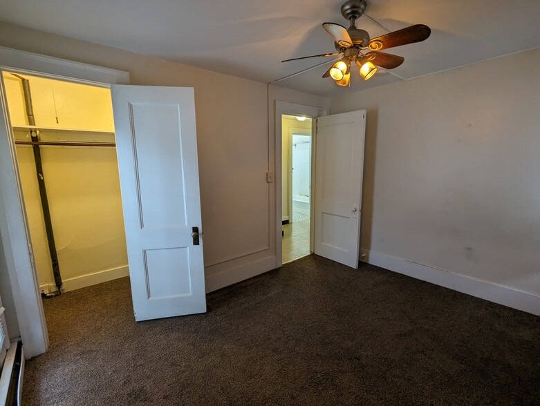 Building Photo - 608 Elmwood Ave