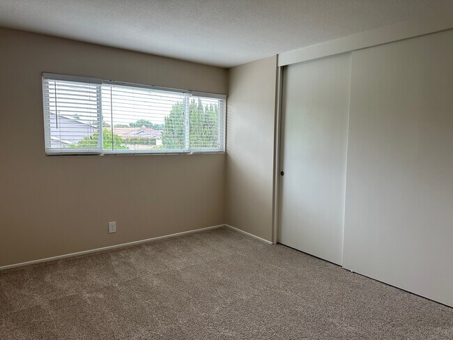 Building Photo - 1393 Scotch Cir
