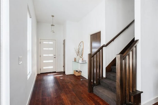 Building Photo - Modern 3-Bedroom Duplex Near OU Health Cen...