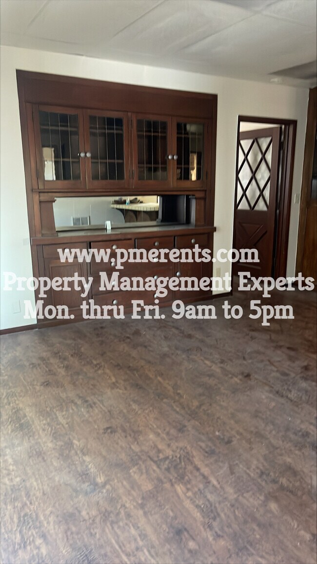 Building Photo - 22451 CA-120