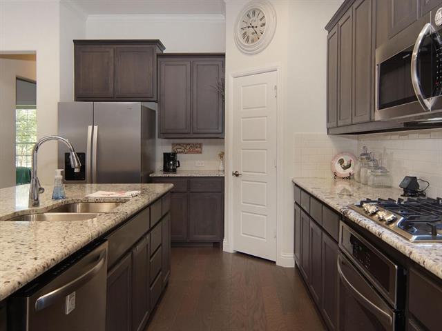 Building Photo - 721 10th St