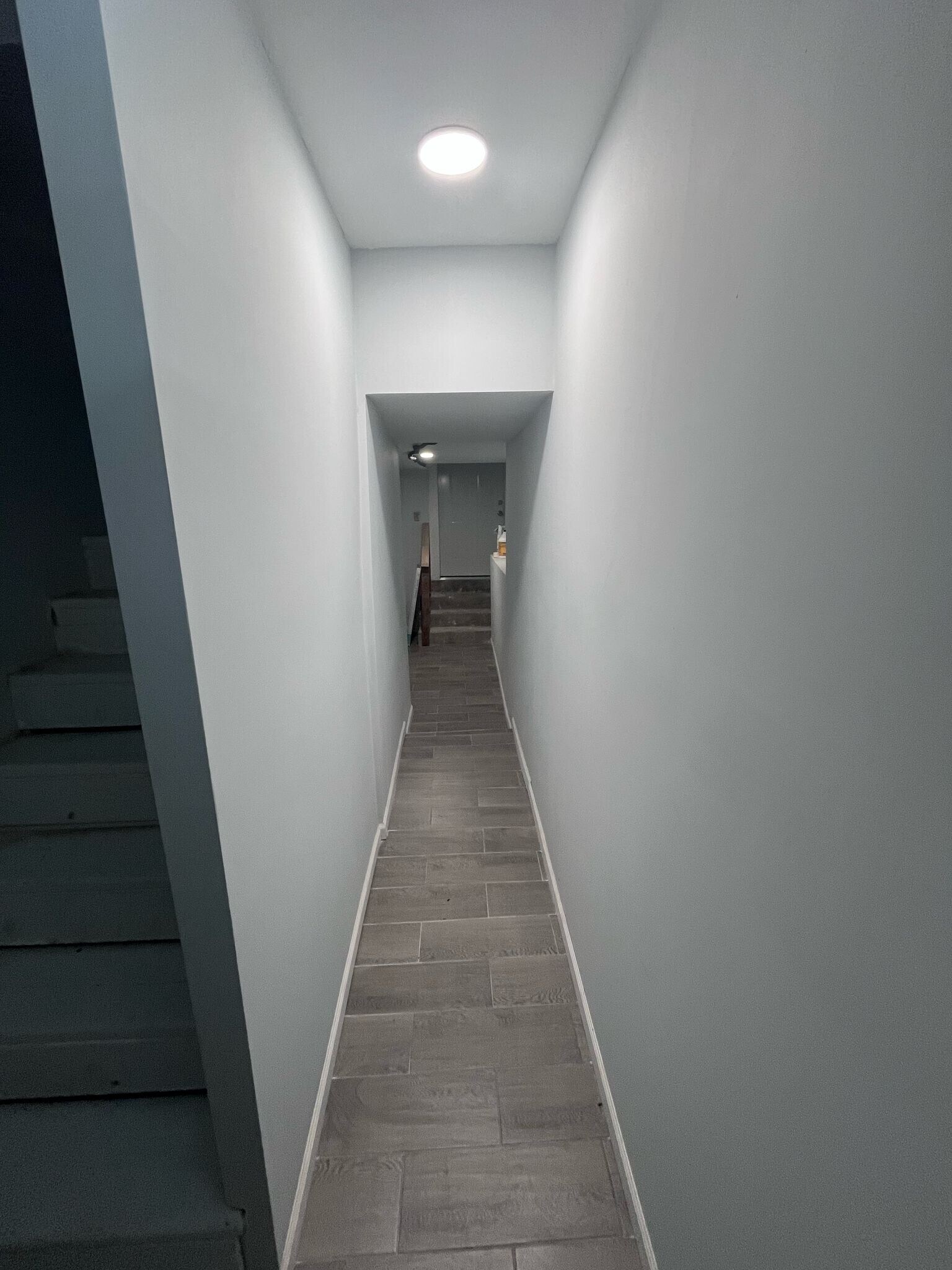 Building Photo - 522 Newton Ave N