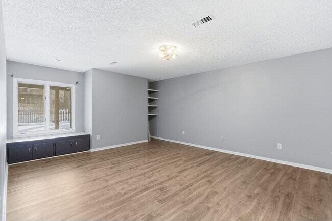 Building Photo - 3460 E Catalpa St