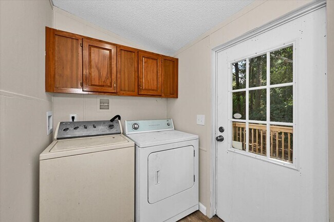 Building Photo - 575 Milligan Rd