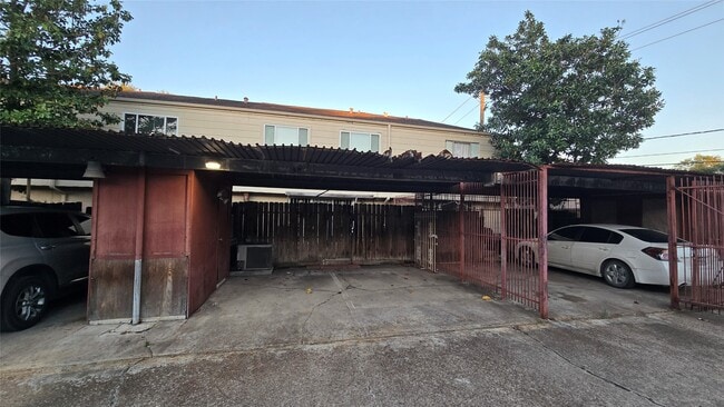 Building Photo - 7913 Grove Ridge Dr