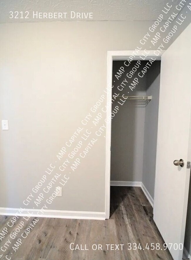 Building Photo - 3212 Herbert Dr