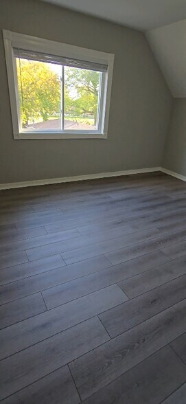 Building Photo - 10826 S Buffalo Ave