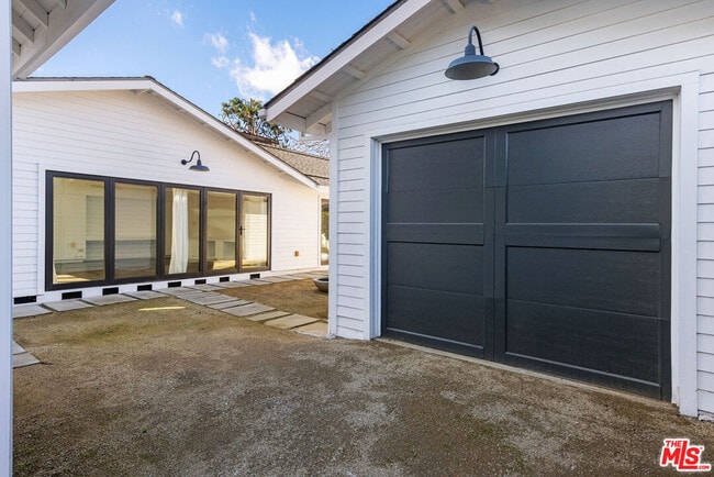 Building Photo - 4525 Melbourne Ave