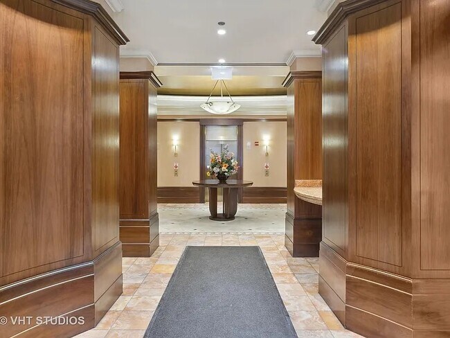 Building Photo - 233 E 13th St