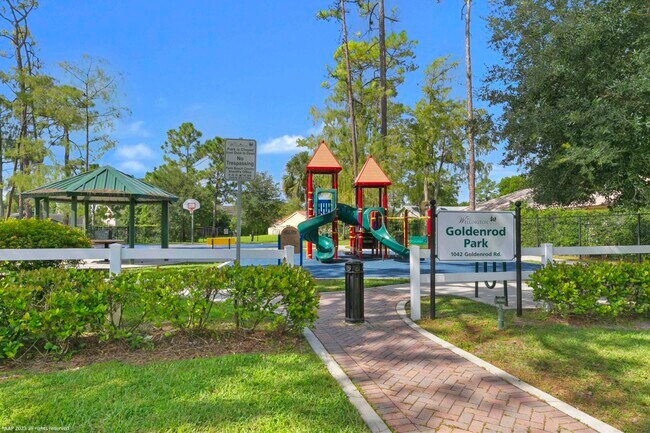 Building Photo - 1120 Hyacinth Pl