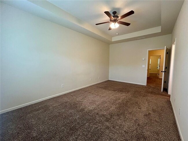 Building Photo - 664 Oakside Pl