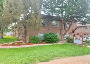 Building Photo - 3300 S Clarkson St