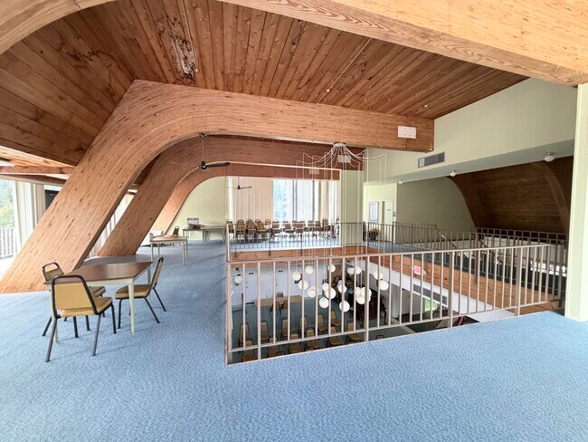 Building Photo - 1000 NE 14th Ave