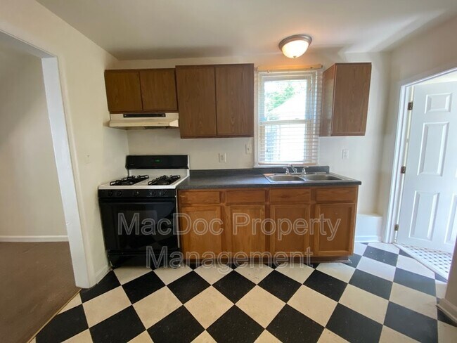 Building Photo - 1412 Princess Anne St